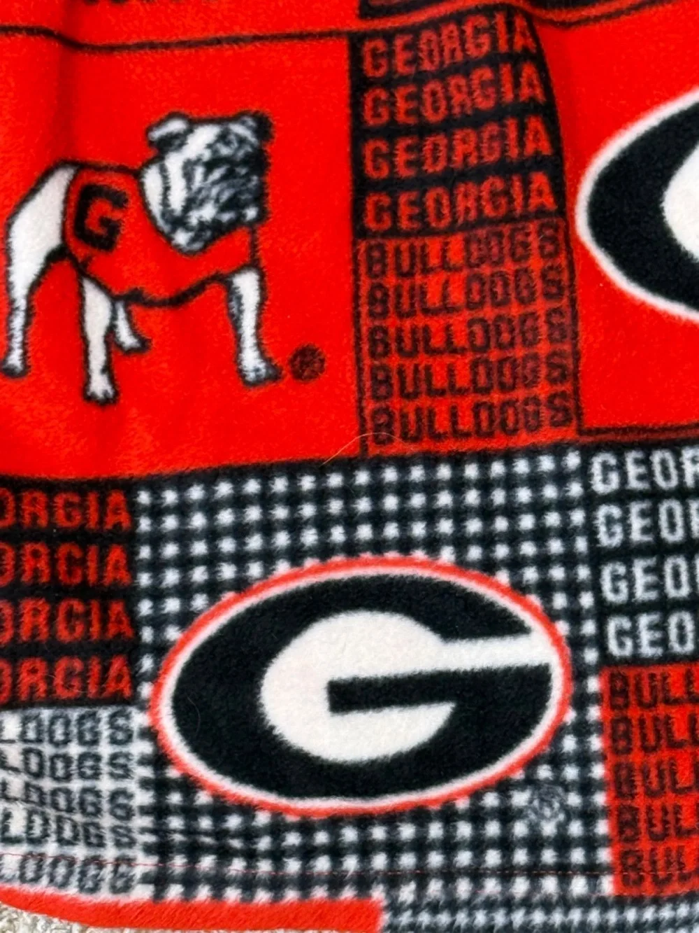 University of Georgia UGA DAWGS Bulldogs Red Team Logo Snuggie Wearable Blanket